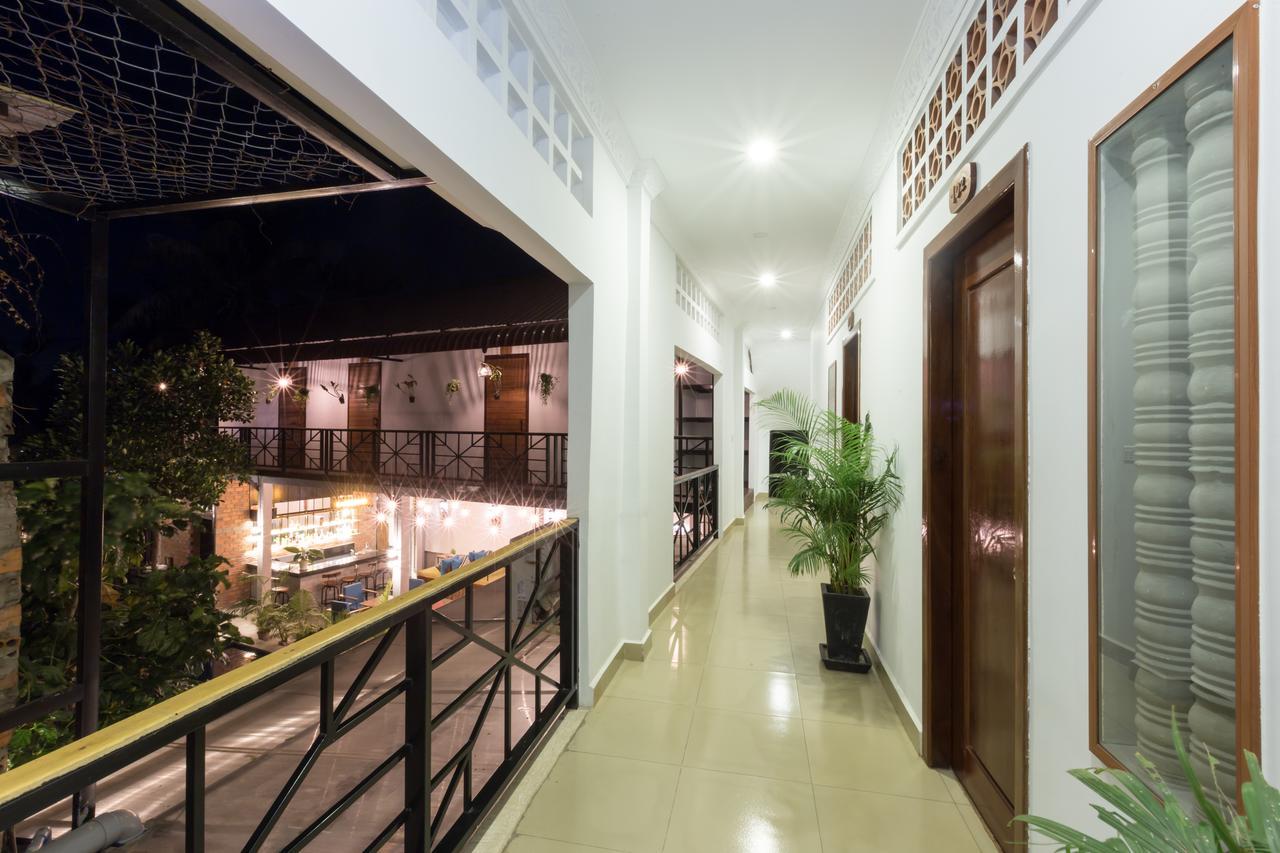 1953 Siem Reap Hostel Extérieur photo
